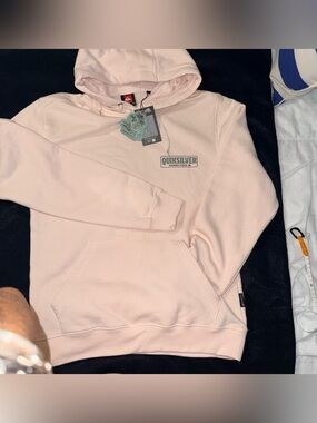 NWT women's Quicksilver light Pink Hoodie/pocket size small